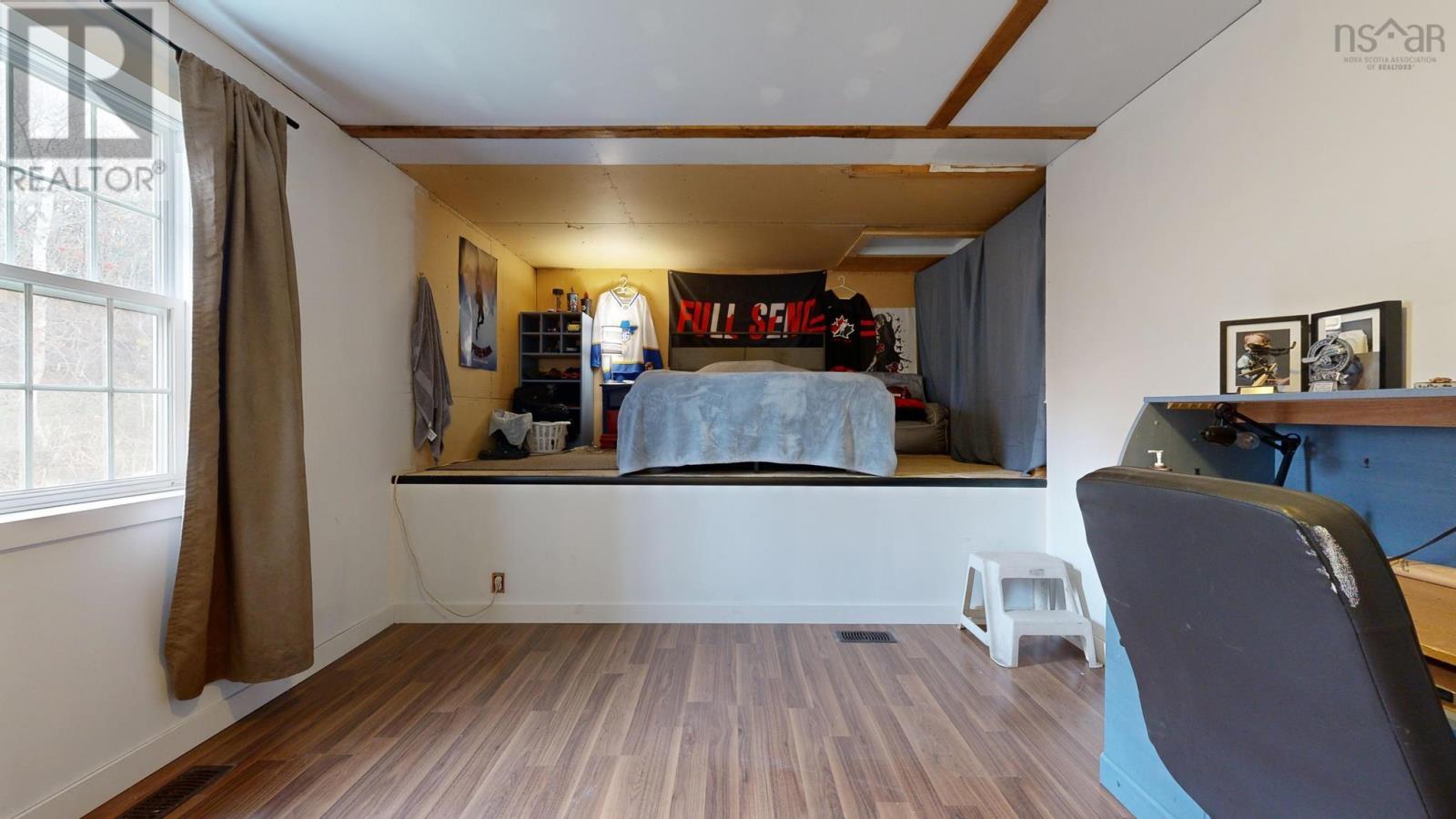 60 Cove Road Property Photo 33