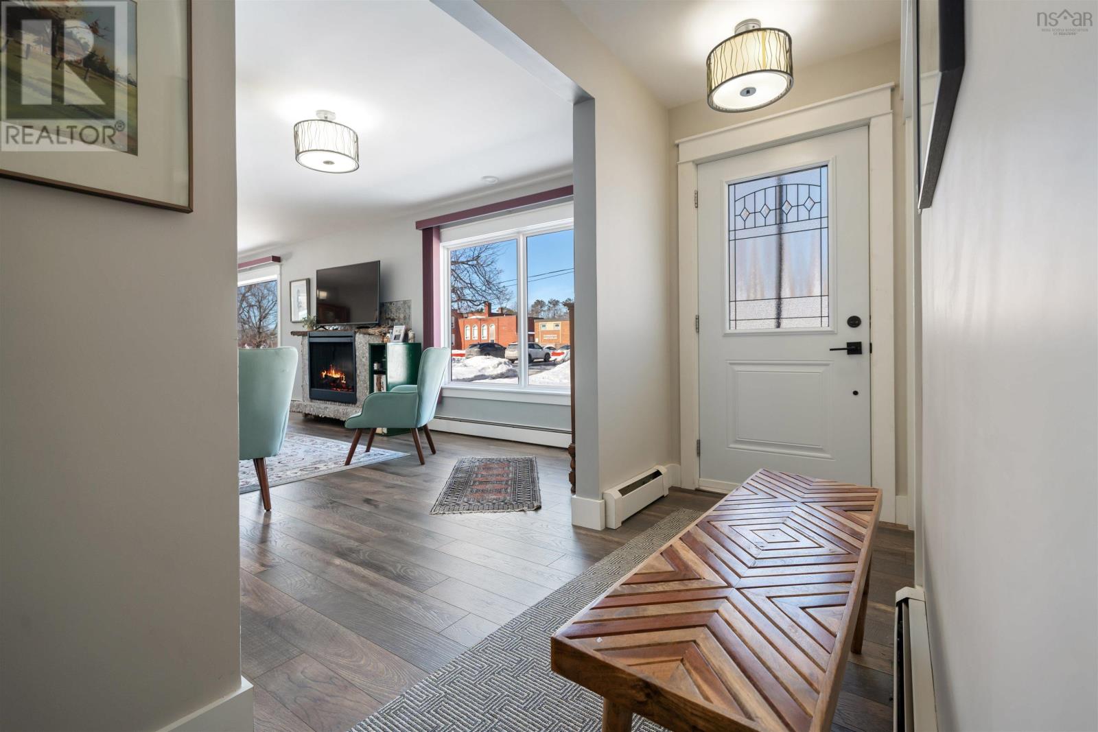 209 Louise Street Property Photo 4