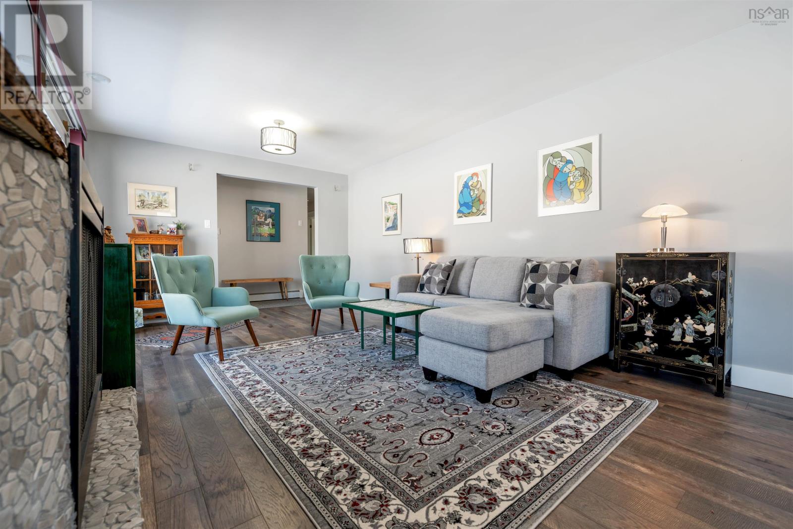 209 Louise Street Property Photo 7
