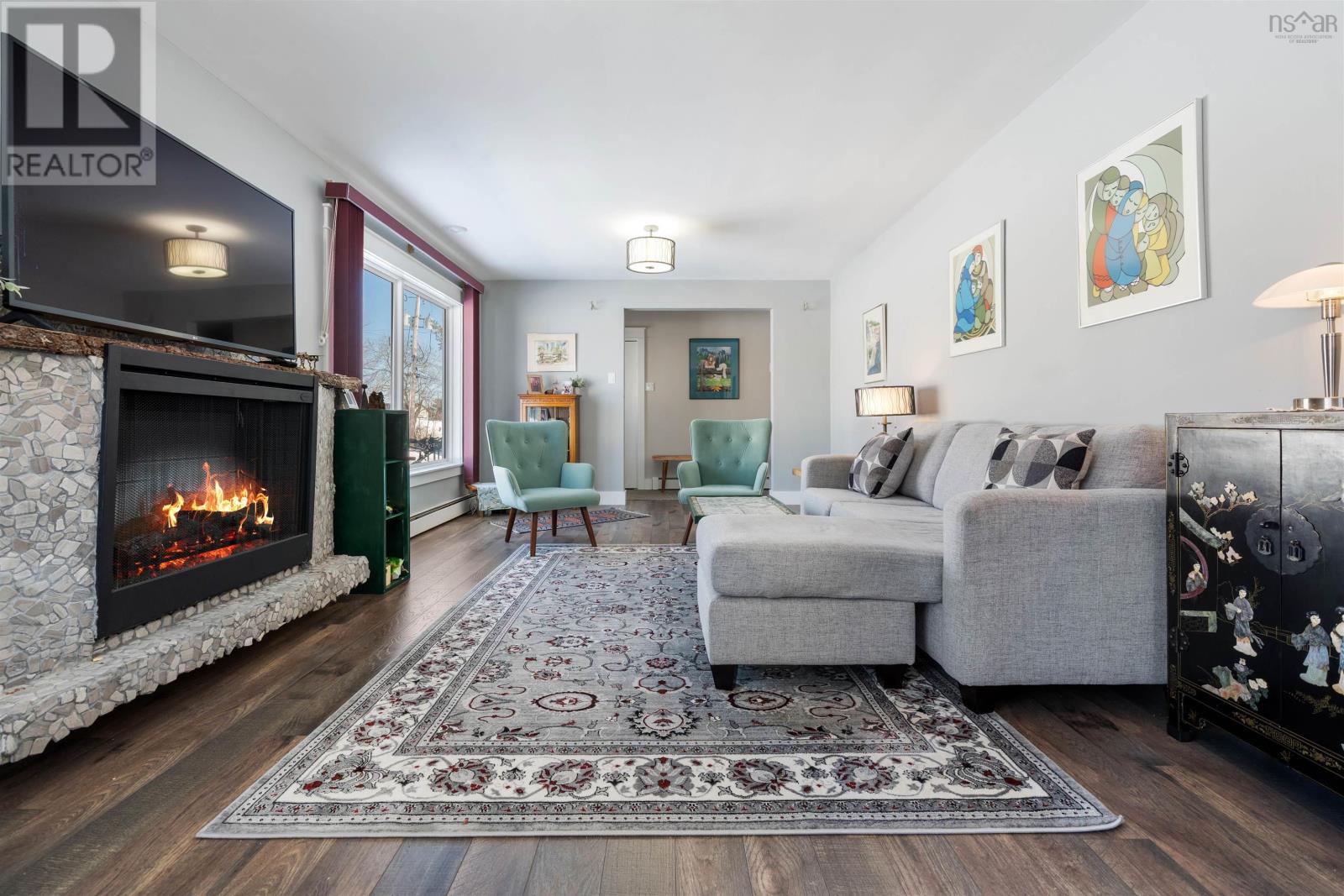 209 Louise Street Property Photo 8