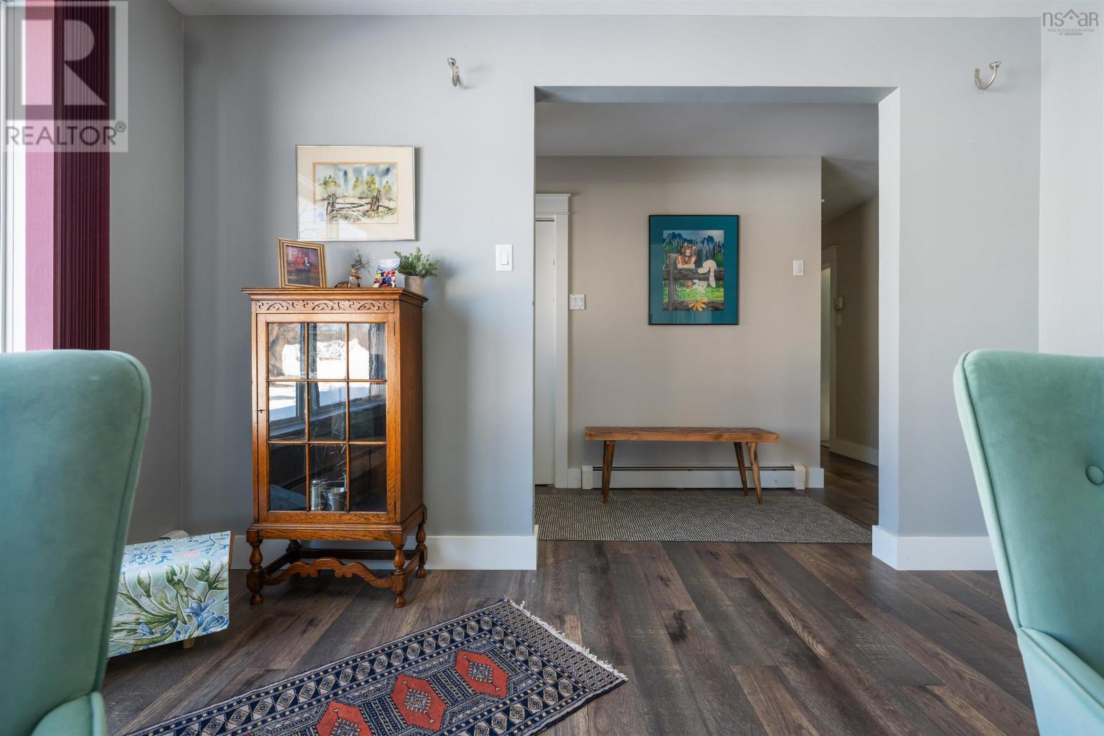 209 Louise Street Property Photo 10