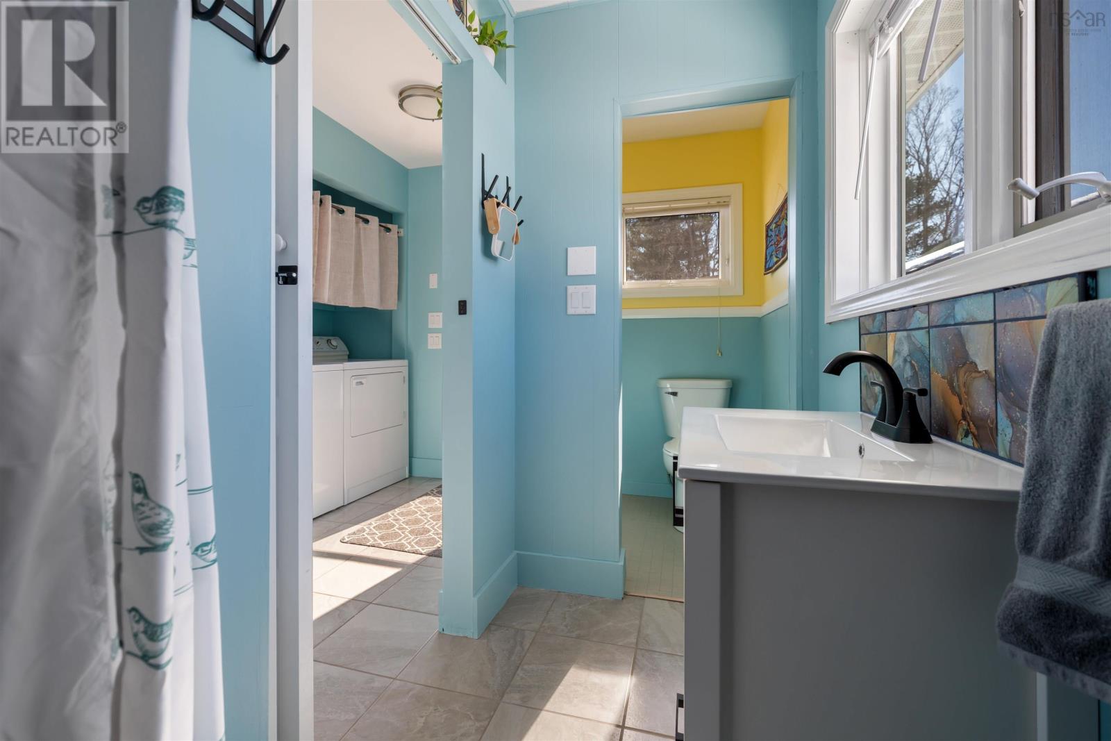 209 Louise Street Property Photo 24