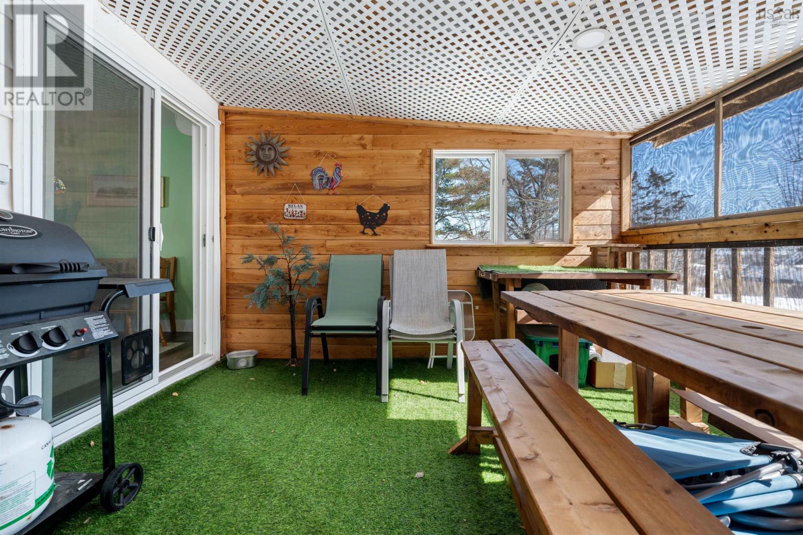 209 Louise Street Property Photo 40