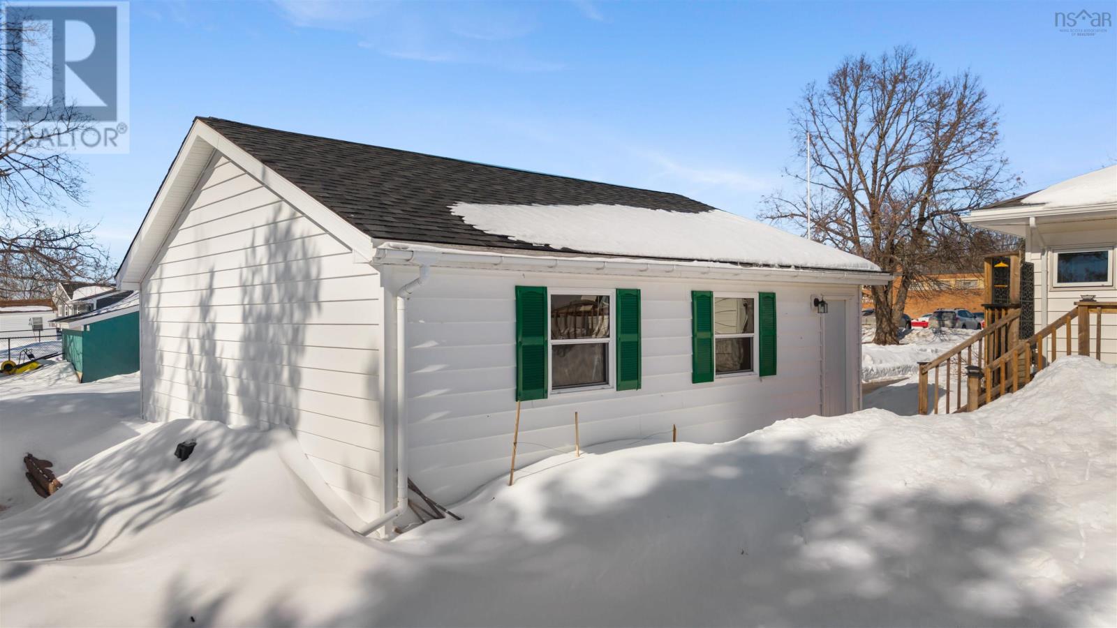 209 Louise Street Property Photo 41