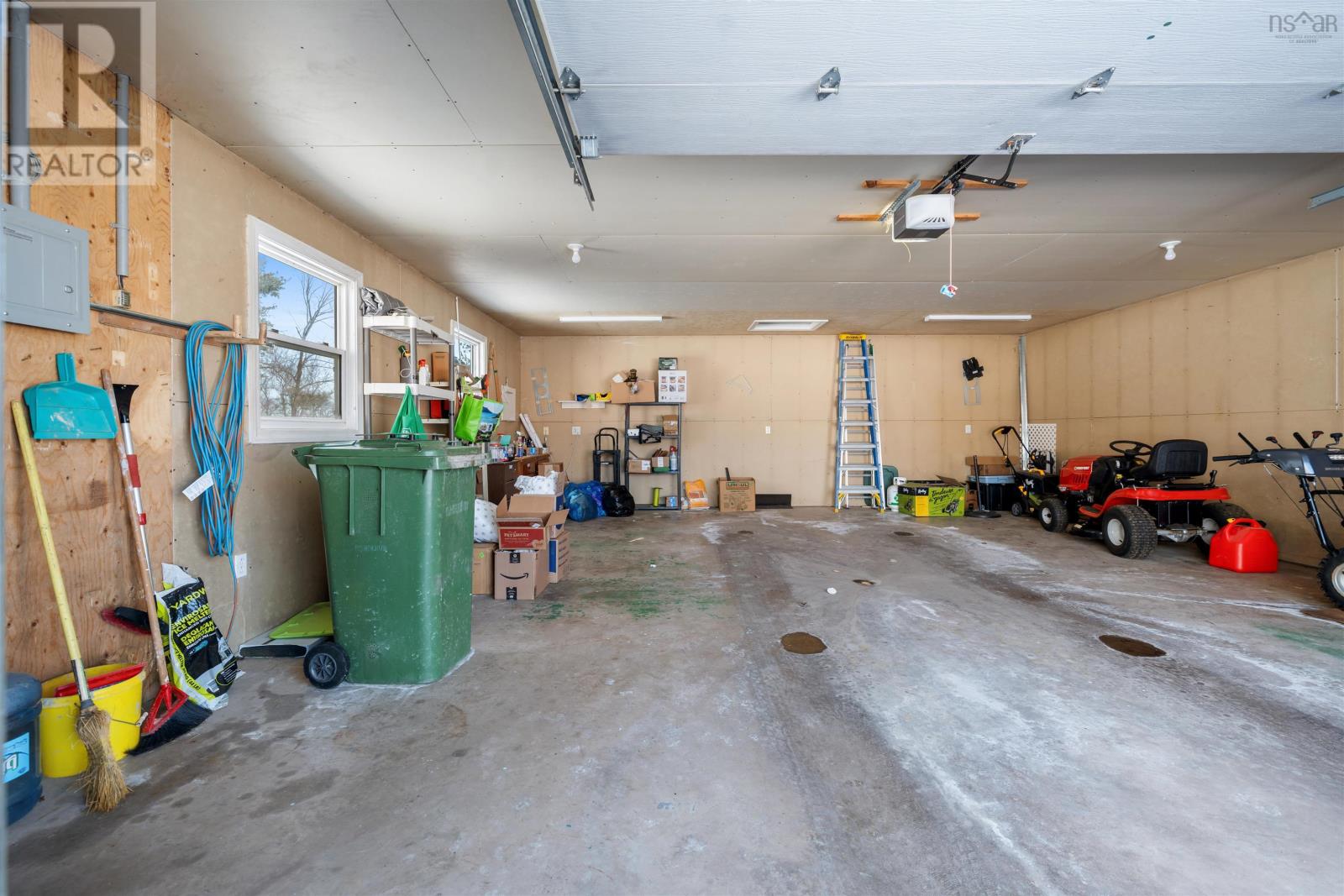 209 Louise Street Property Photo 42