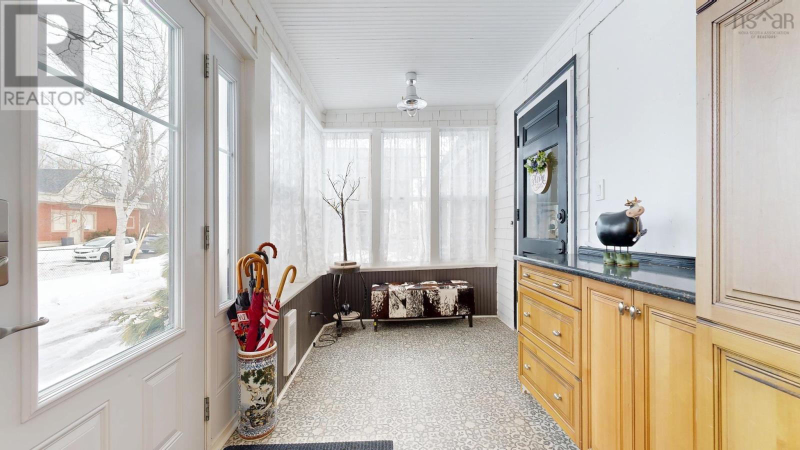 1484 Bridge Street Property Photo 4