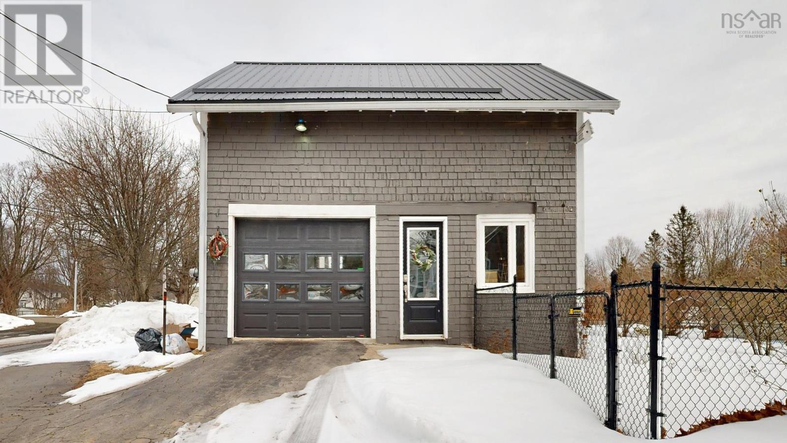 1484 Bridge Street Property Photo 48