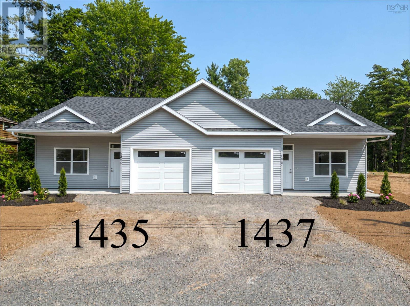 1437 Princess Crescent Property Photo 2