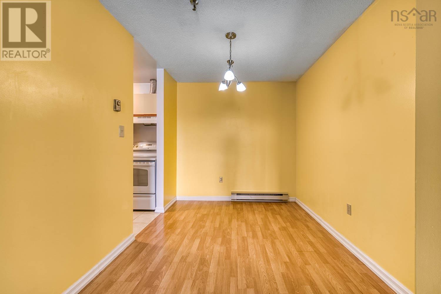 405 15 Langbrae Drive Property Photo 6