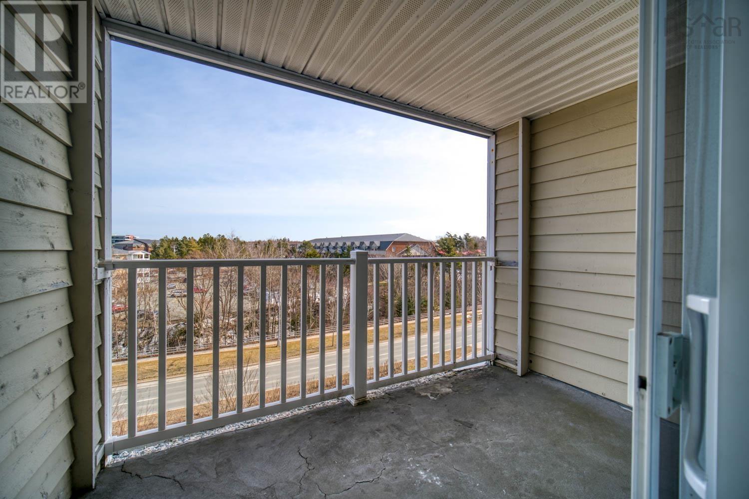 405 15 Langbrae Drive Property Photo 13