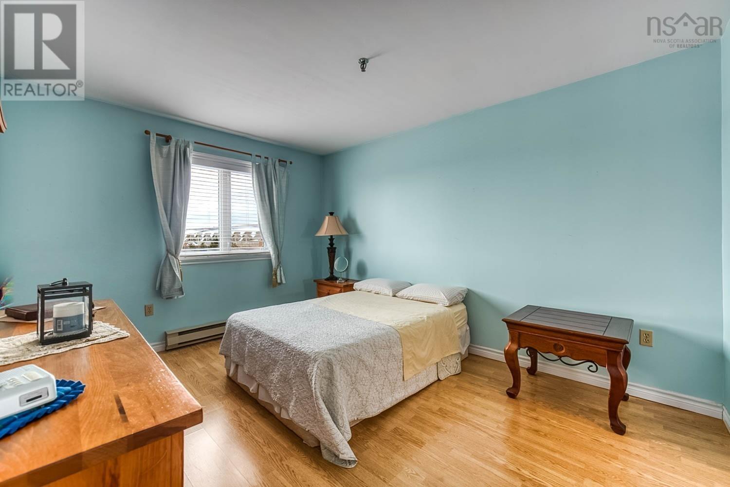 405 15 Langbrae Drive Property Photo 18