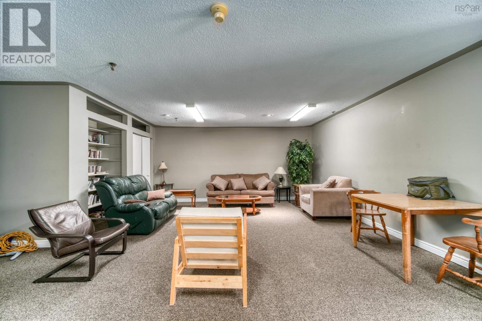 405 15 Langbrae Drive Property Photo 31