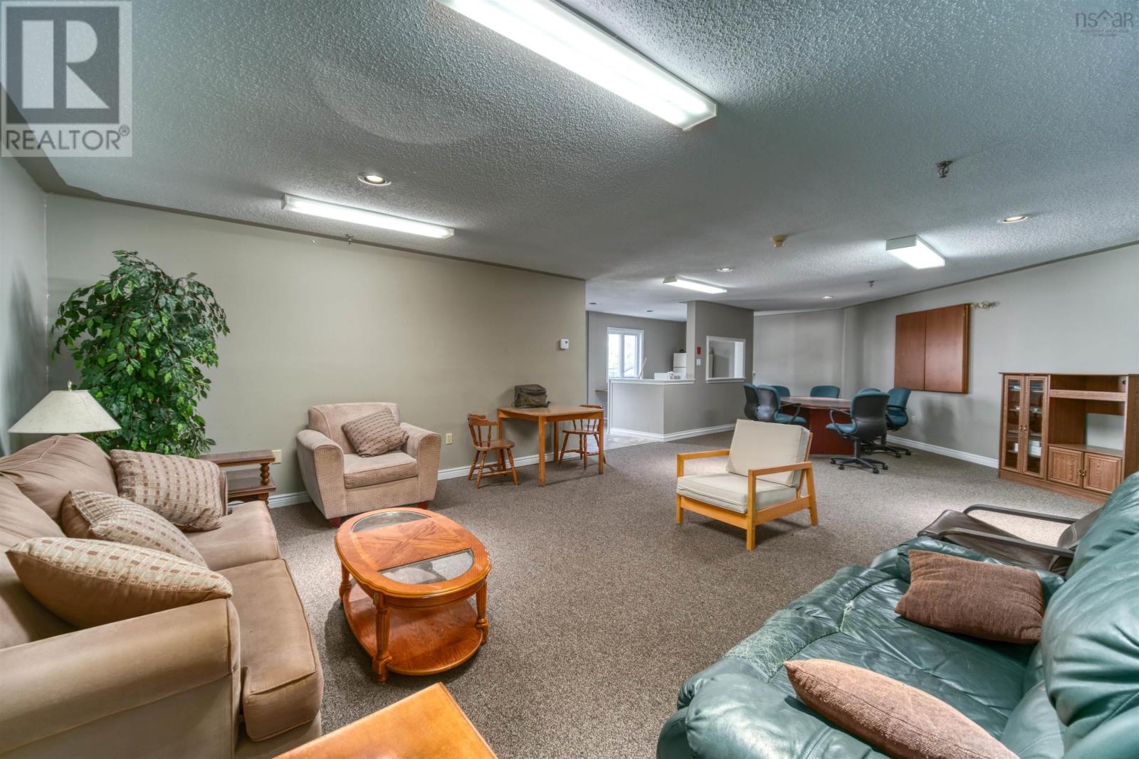 405 15 Langbrae Drive Property Photo 32