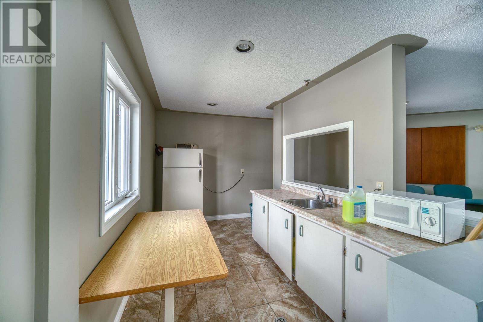 405 15 Langbrae Drive Property Photo 33