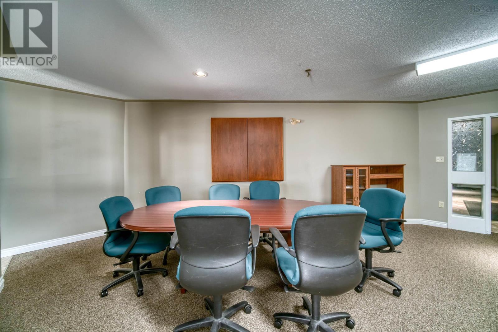 405 15 Langbrae Drive Property Photo 34