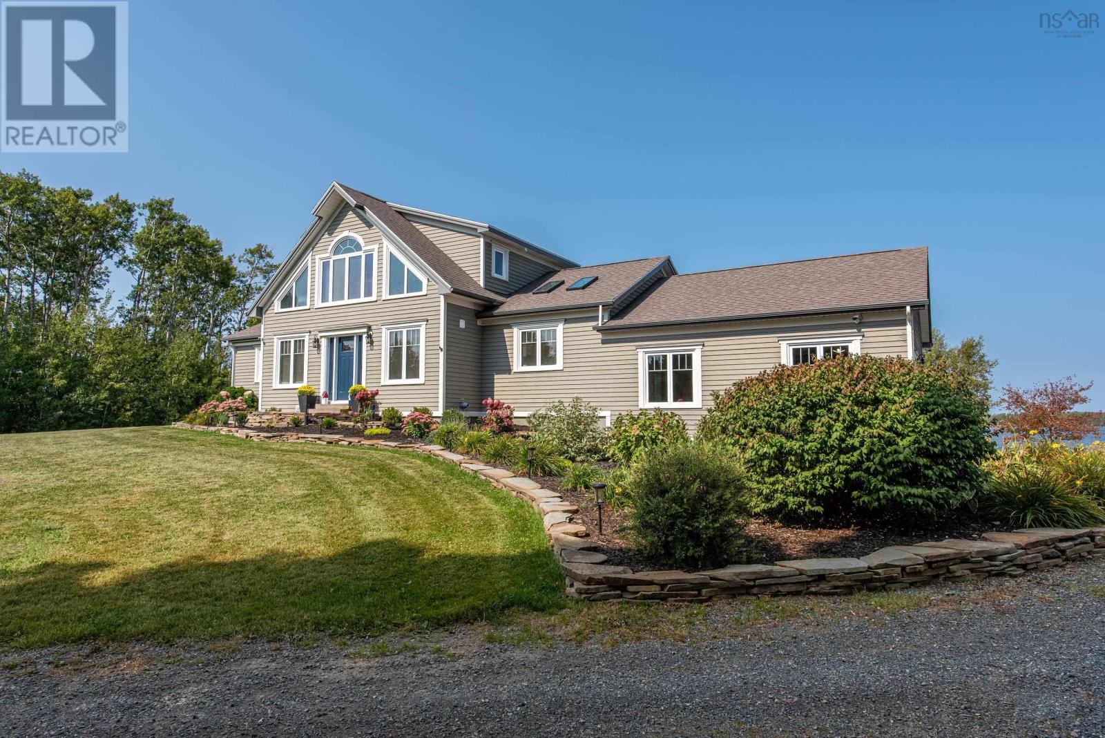 13573 Highway 6 Property Photo 2
