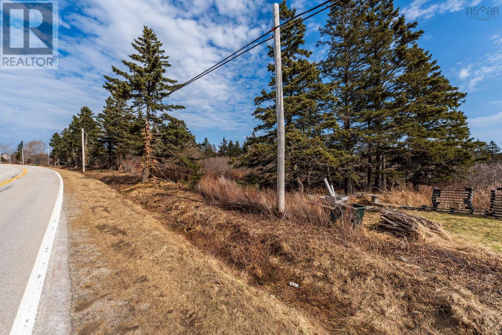 Highway 1 Property Photo 5