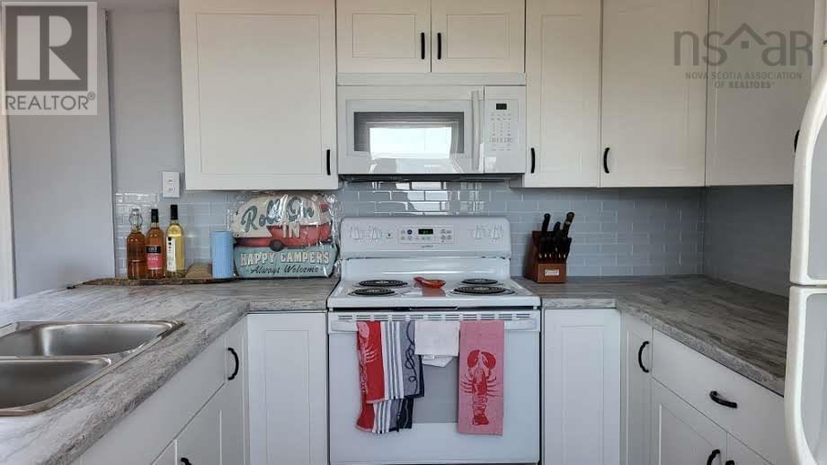 124 Red Cliff Drive Property Photo 6