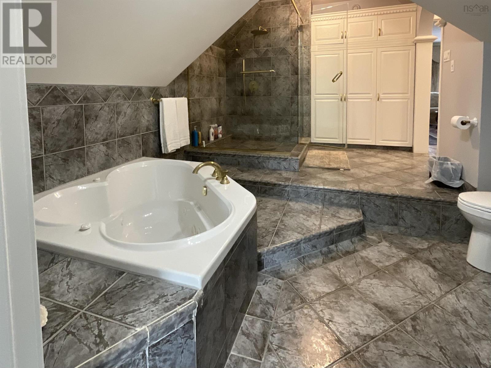 82 Tower Road Property Photo 27