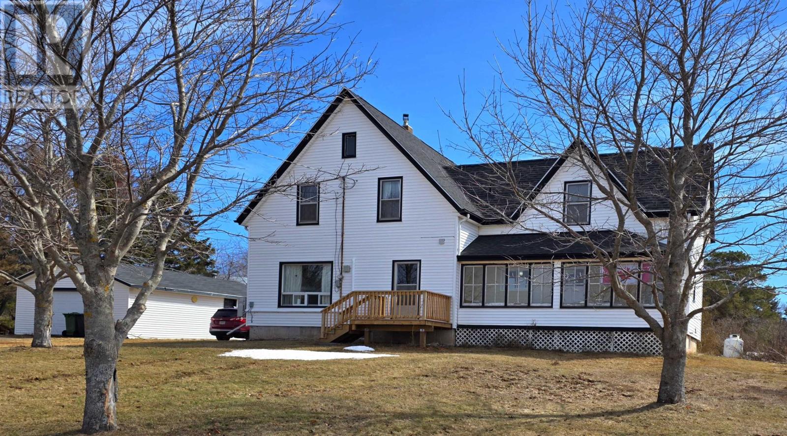 989 Canoe Cove Road Property Photo 1