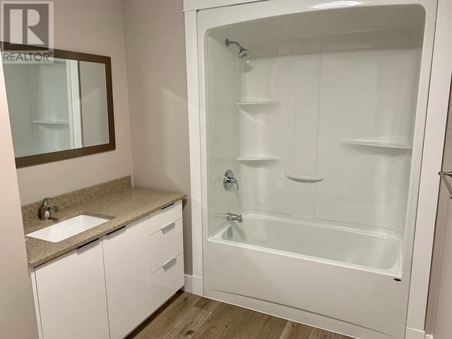 1592 Warren Grove Road Property Photo 5