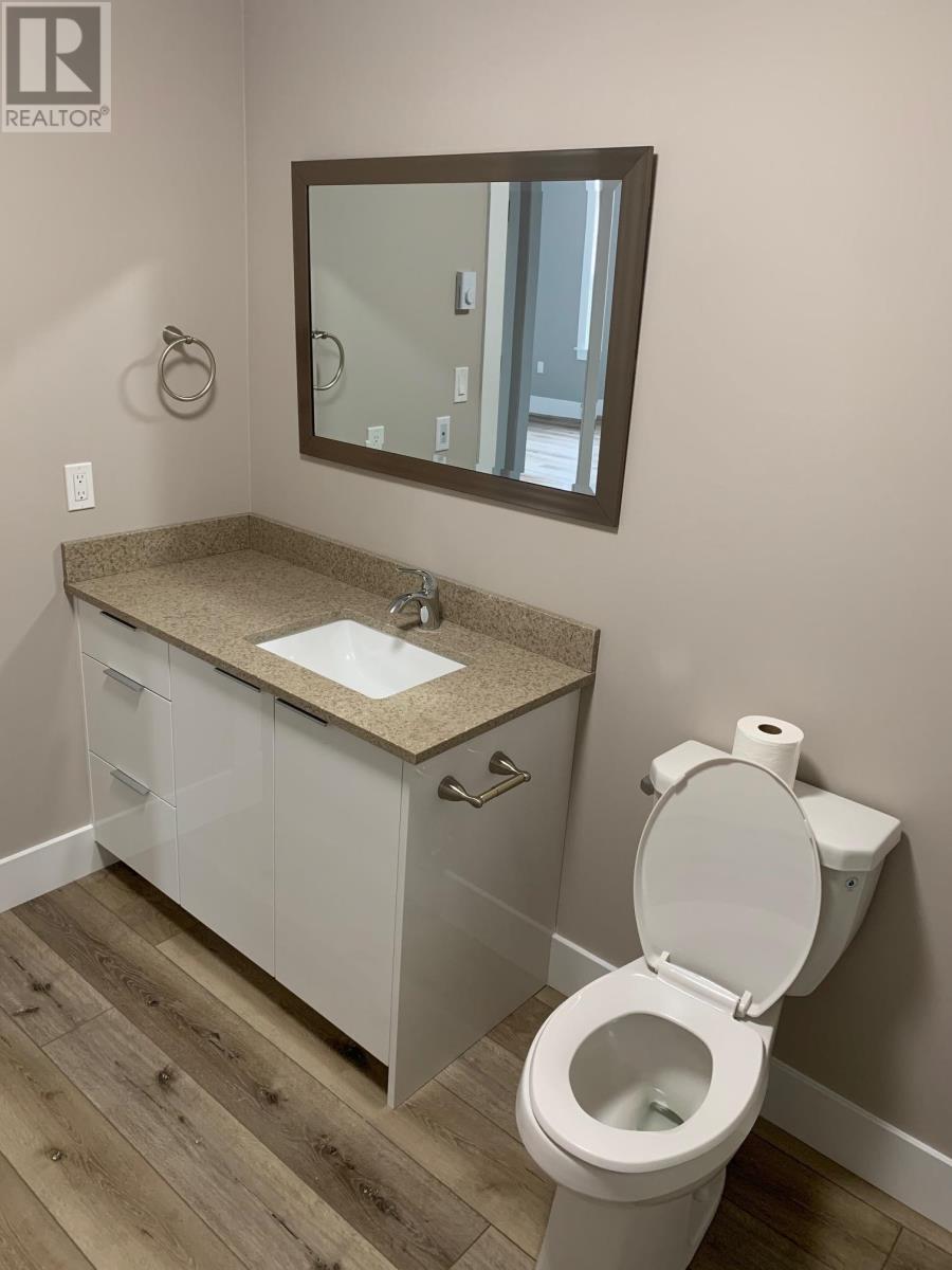 1592 Warren Grove Road Property Photo 6