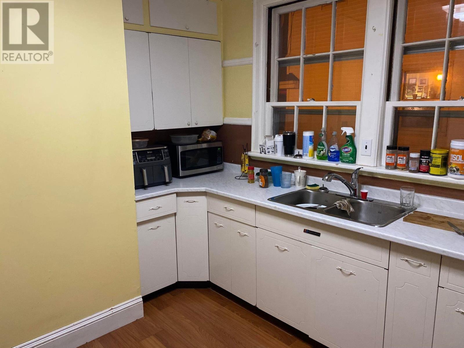 70 Spring Street Property Photo 9