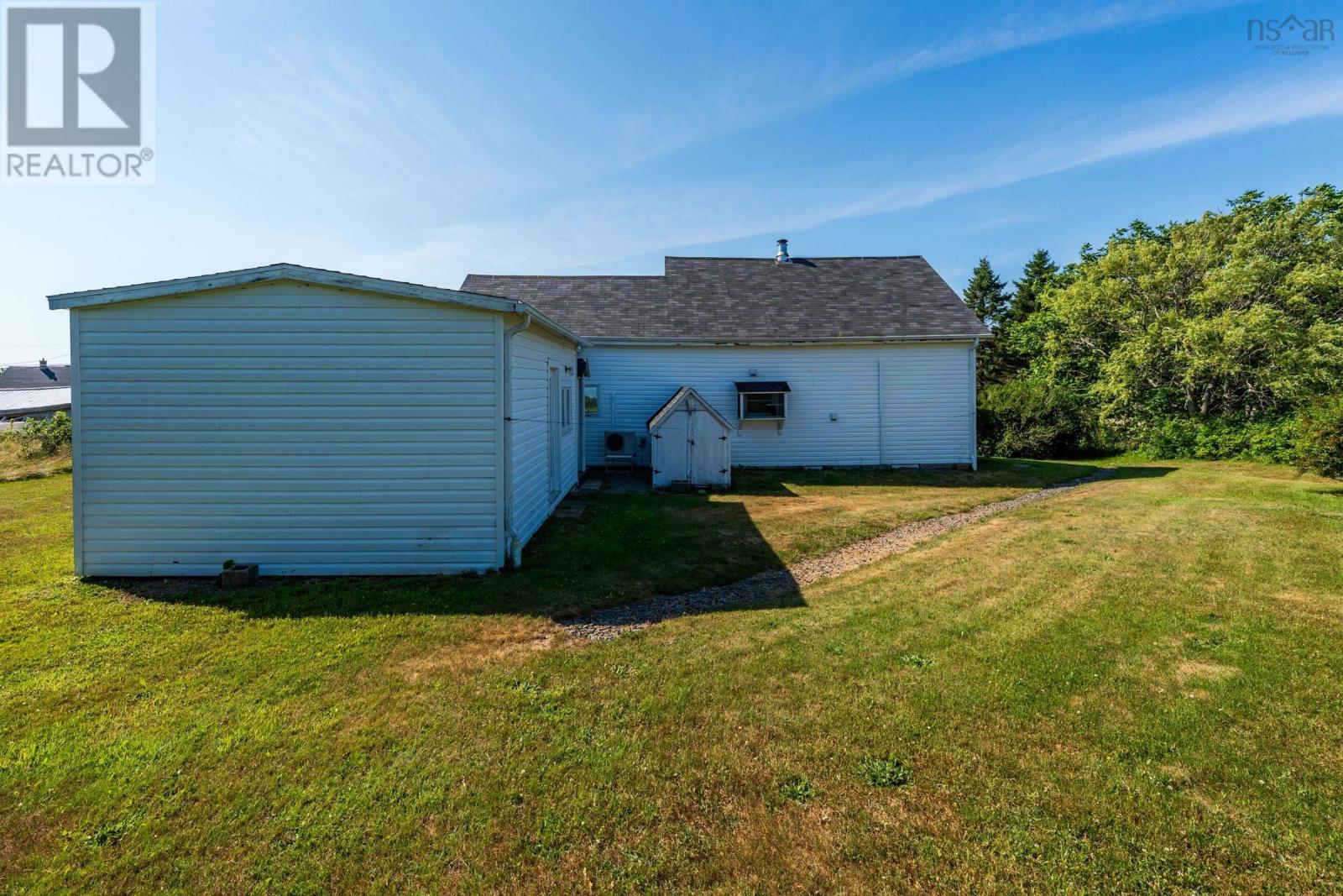 1900 Highway 1 Property Photo 9