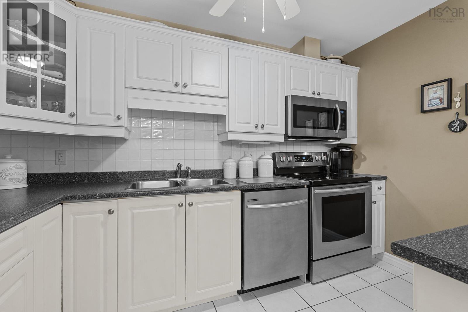 407 36 Southgate Drive Property Photo 12