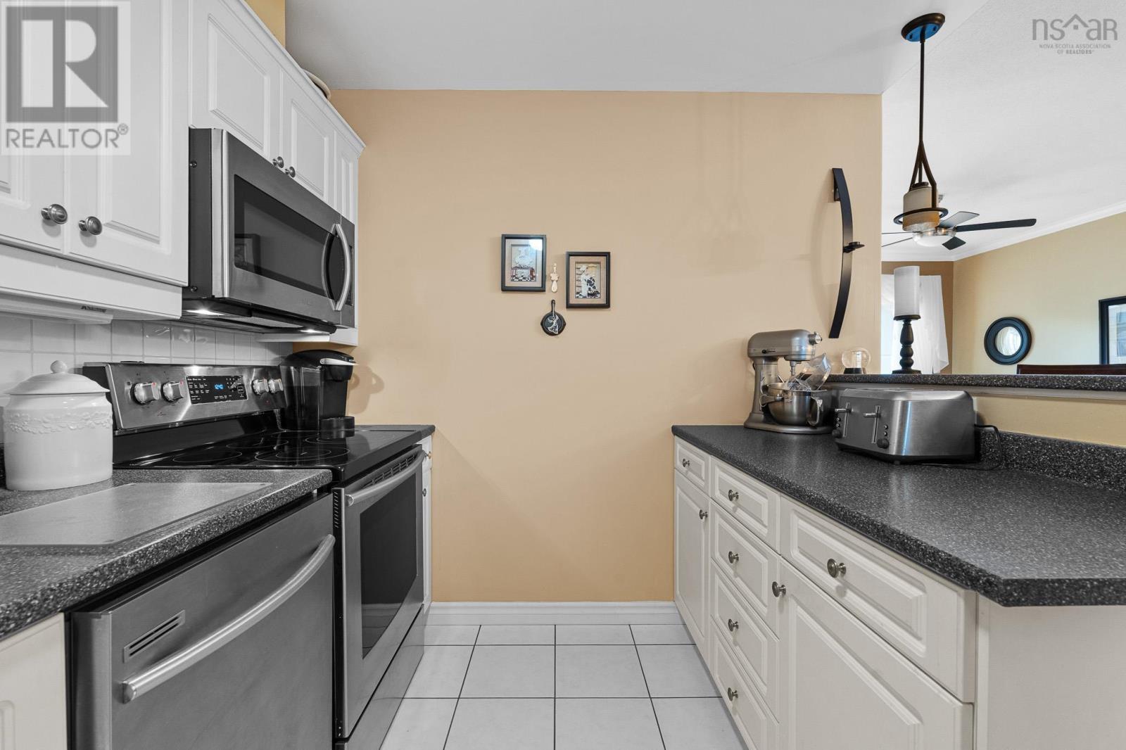 407 36 Southgate Drive Property Photo 13