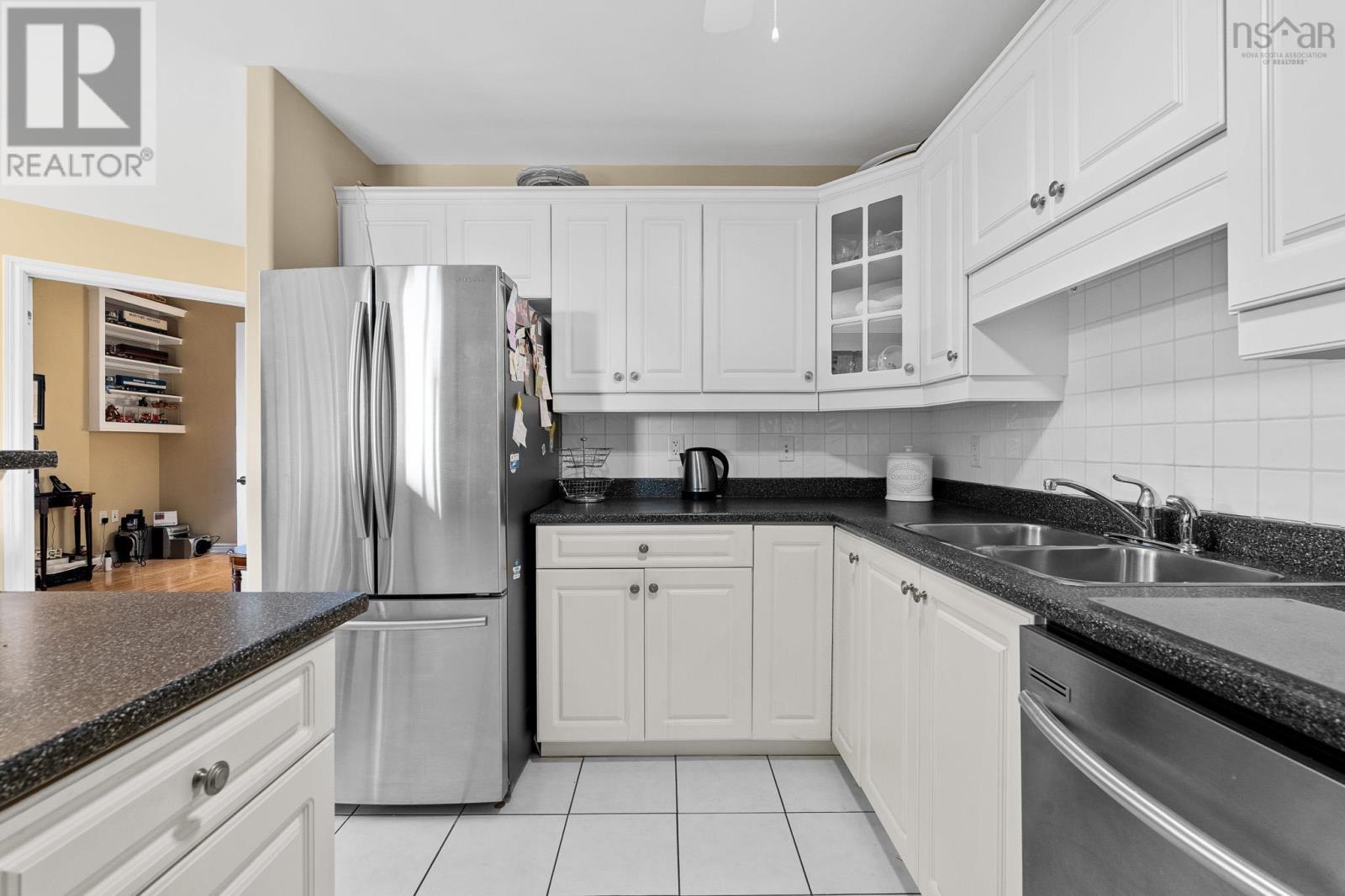 407 36 Southgate Drive Property Photo 14