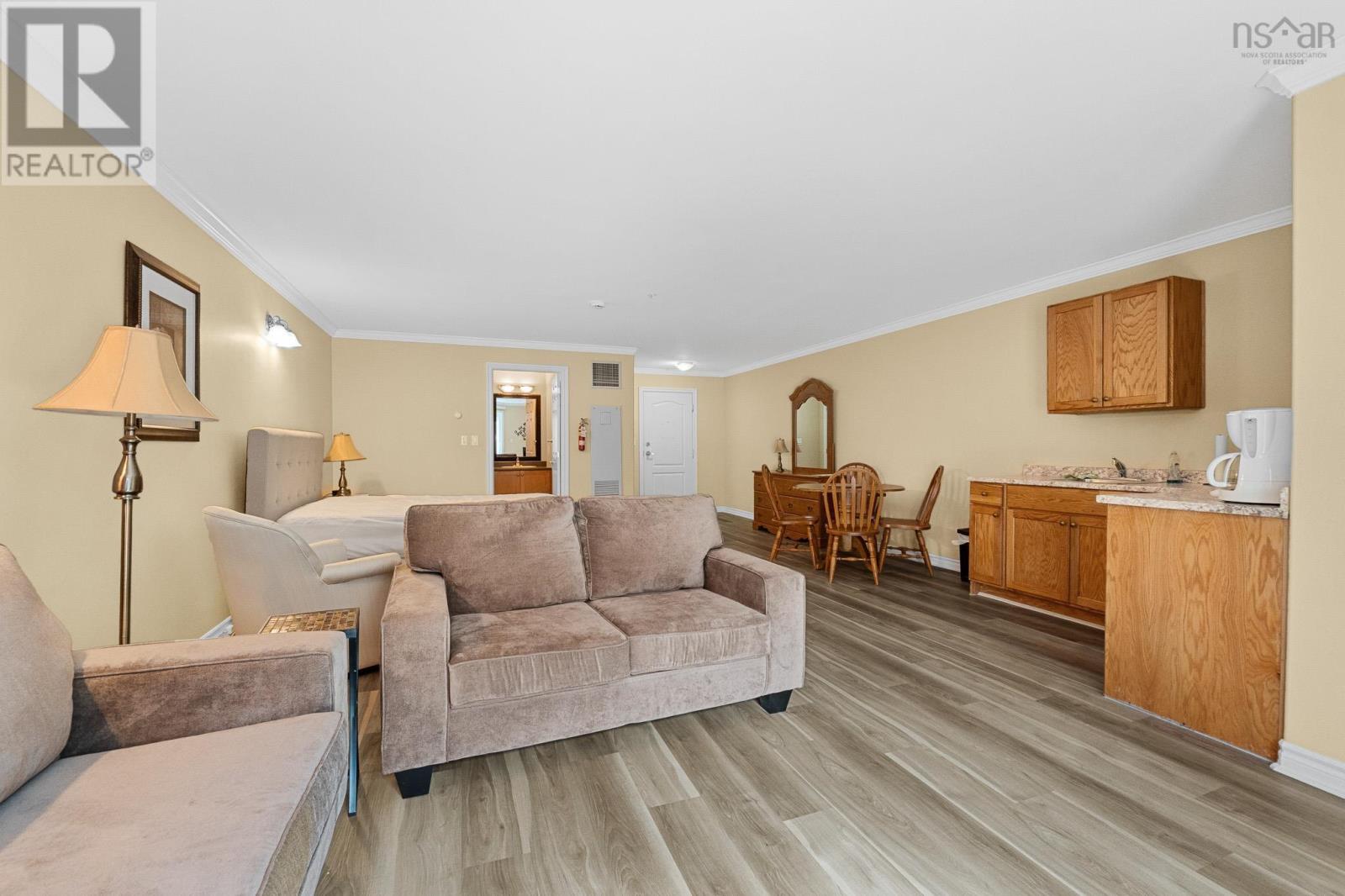 407 36 Southgate Drive Property Photo 45