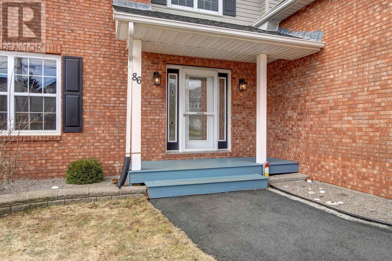 86 Summer Field Way Property Photo 3