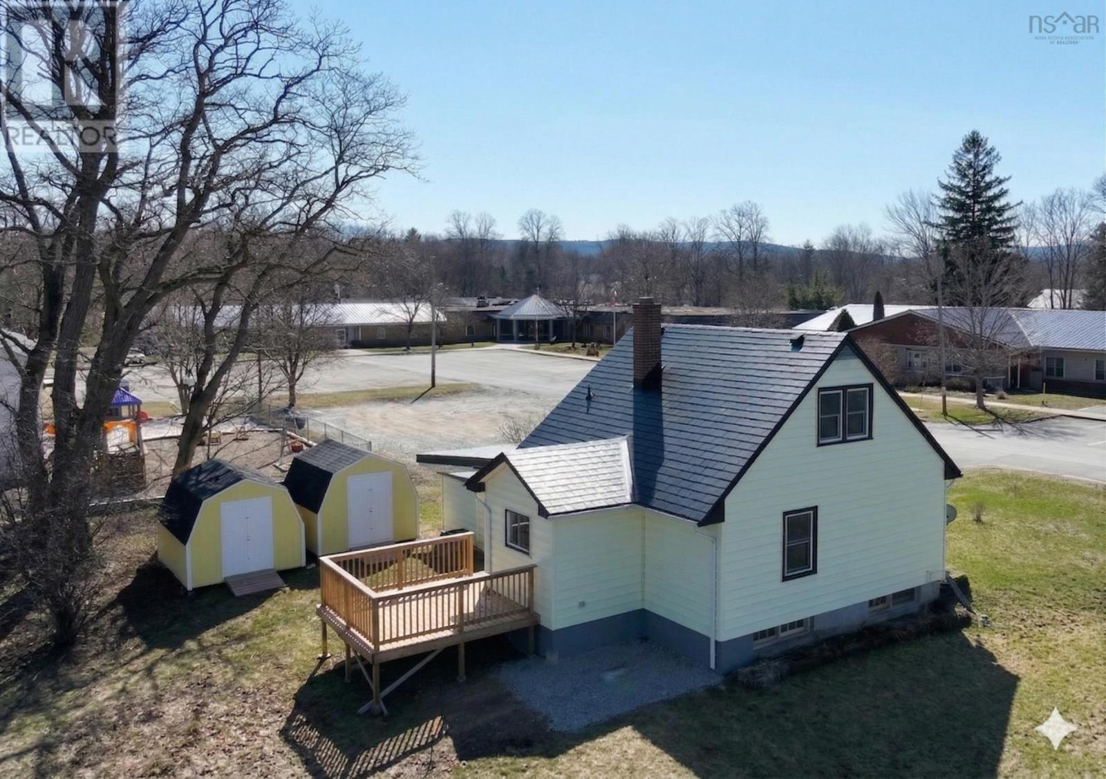 125 Cottage Street Property Photo 2