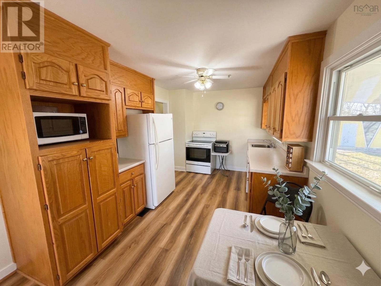 125 Cottage Street Property Photo 7