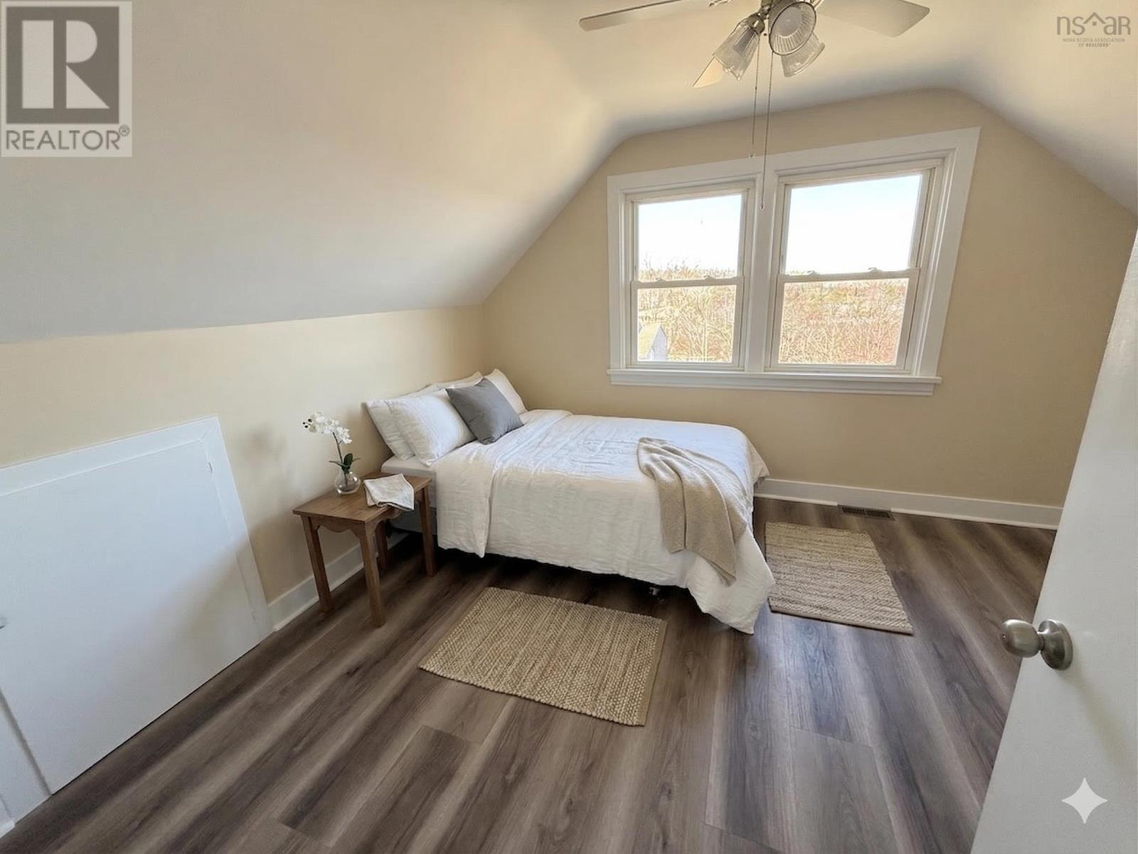 125 Cottage Street Property Photo 10