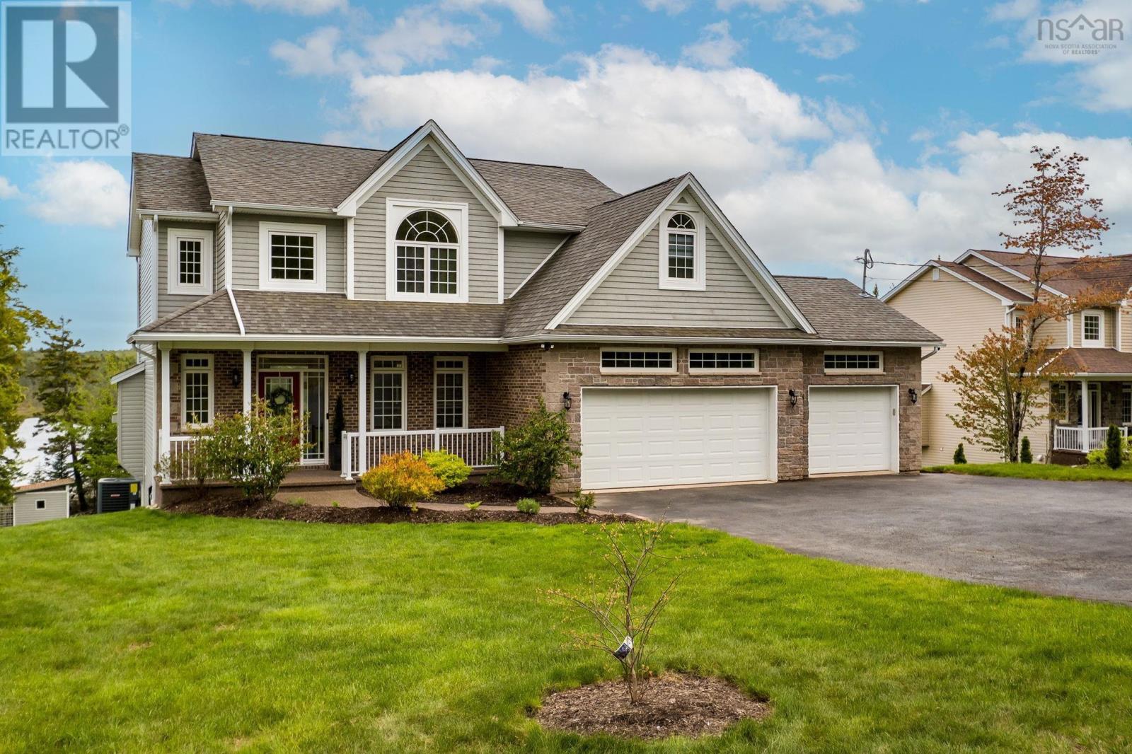 172 Voyageur Way