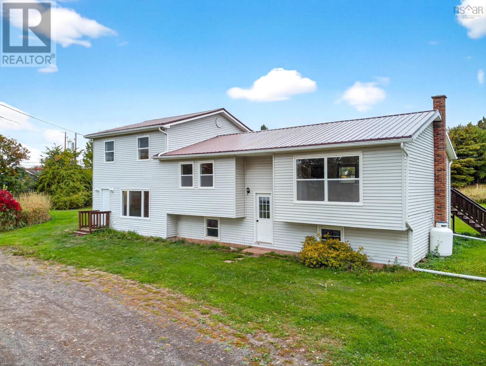 2447 Highway 376 Property Photo 1
