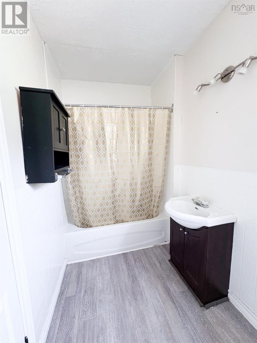 9 Burchell Street Property Photo 18