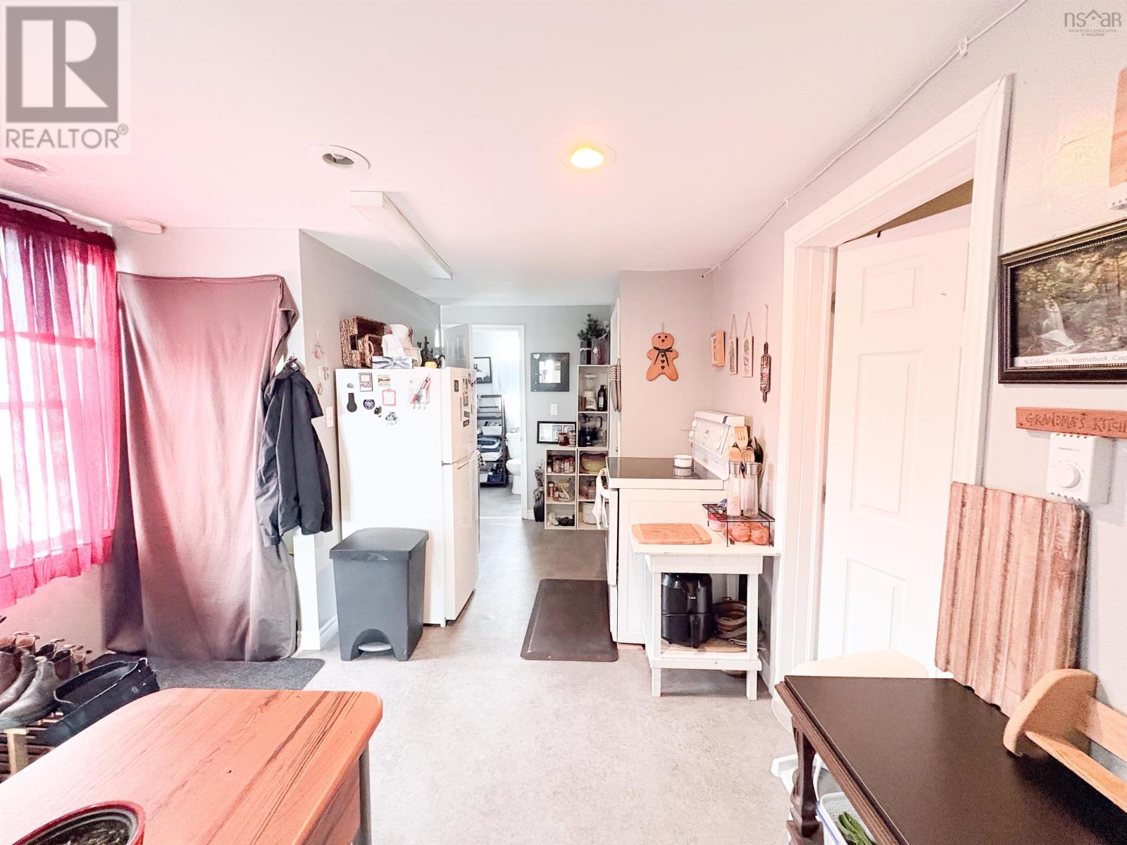 9 Burchell Street Property Photo 27