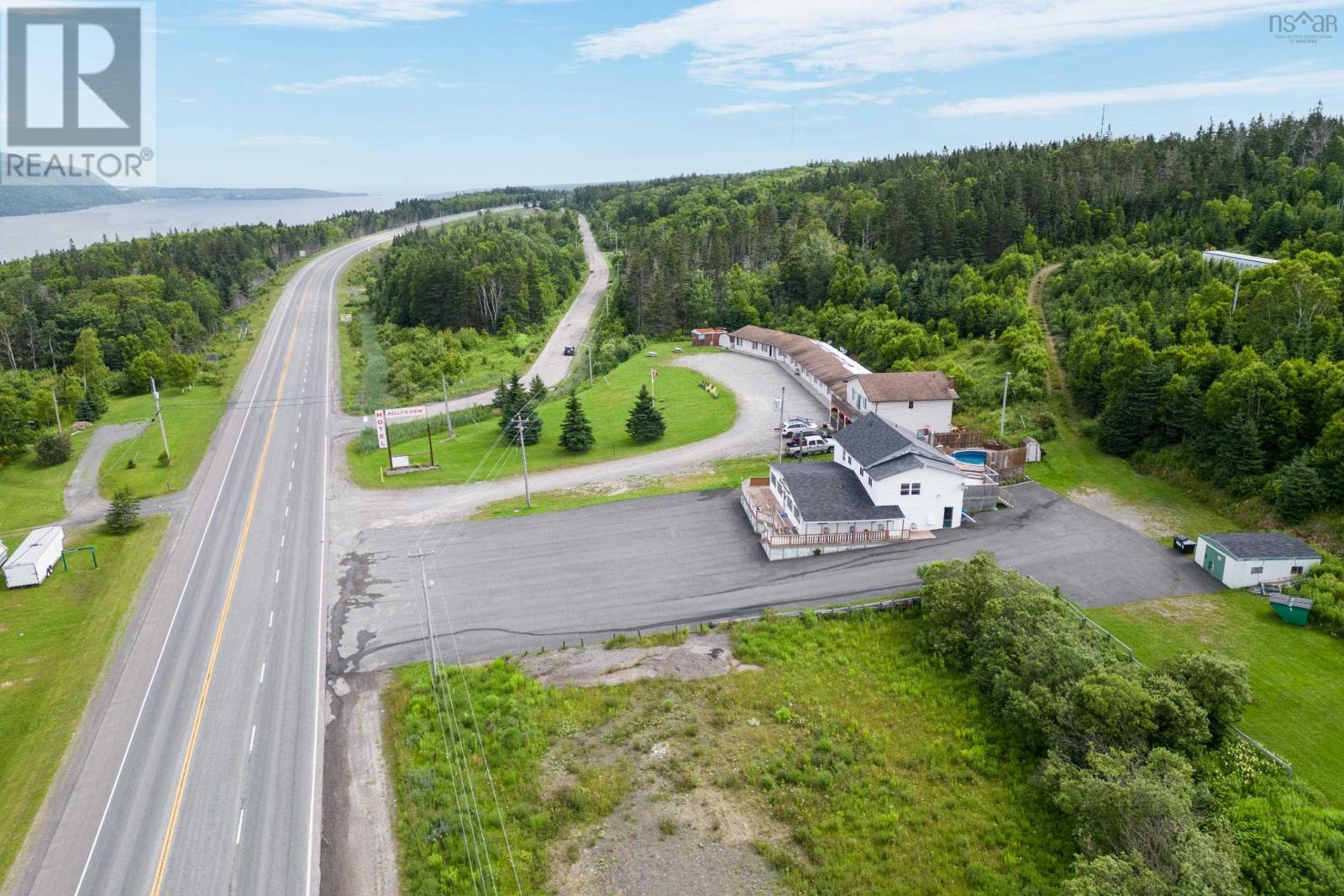 785 105 Highway Property Photo 1