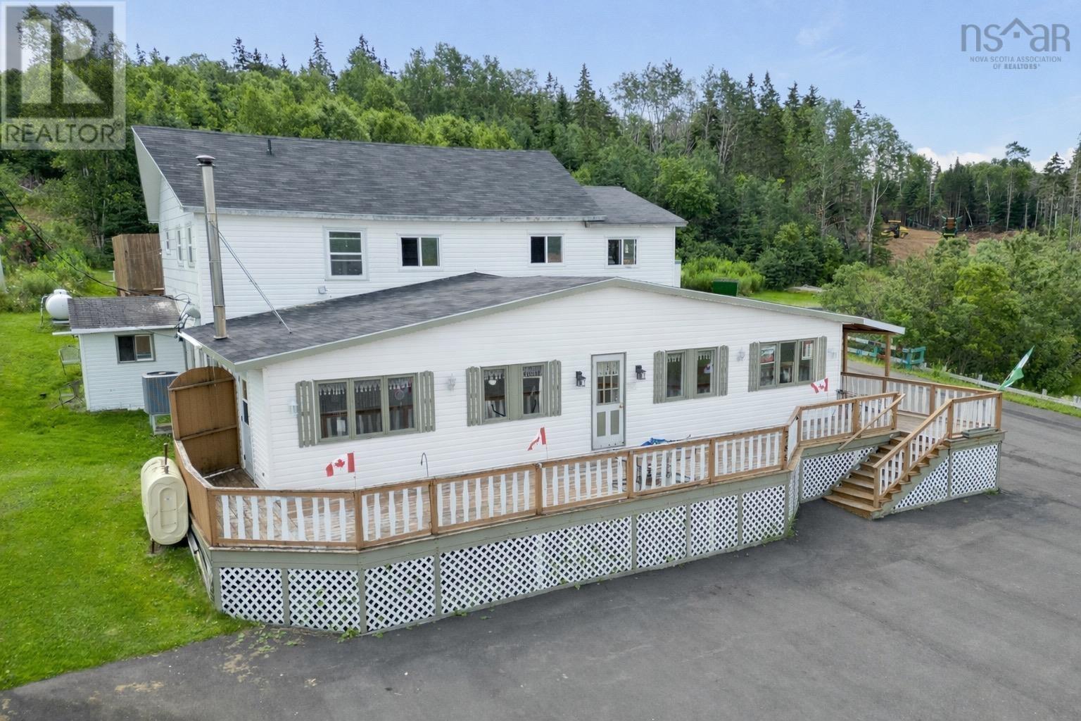 785 105 Highway Property Photo 3