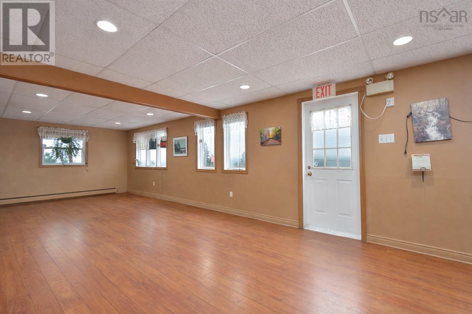 785 105 Highway Property Photo 17