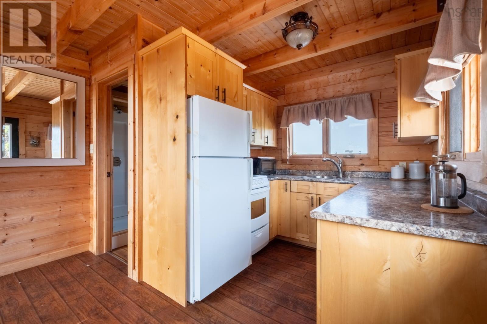 8 Simmons Island Property Photo 13