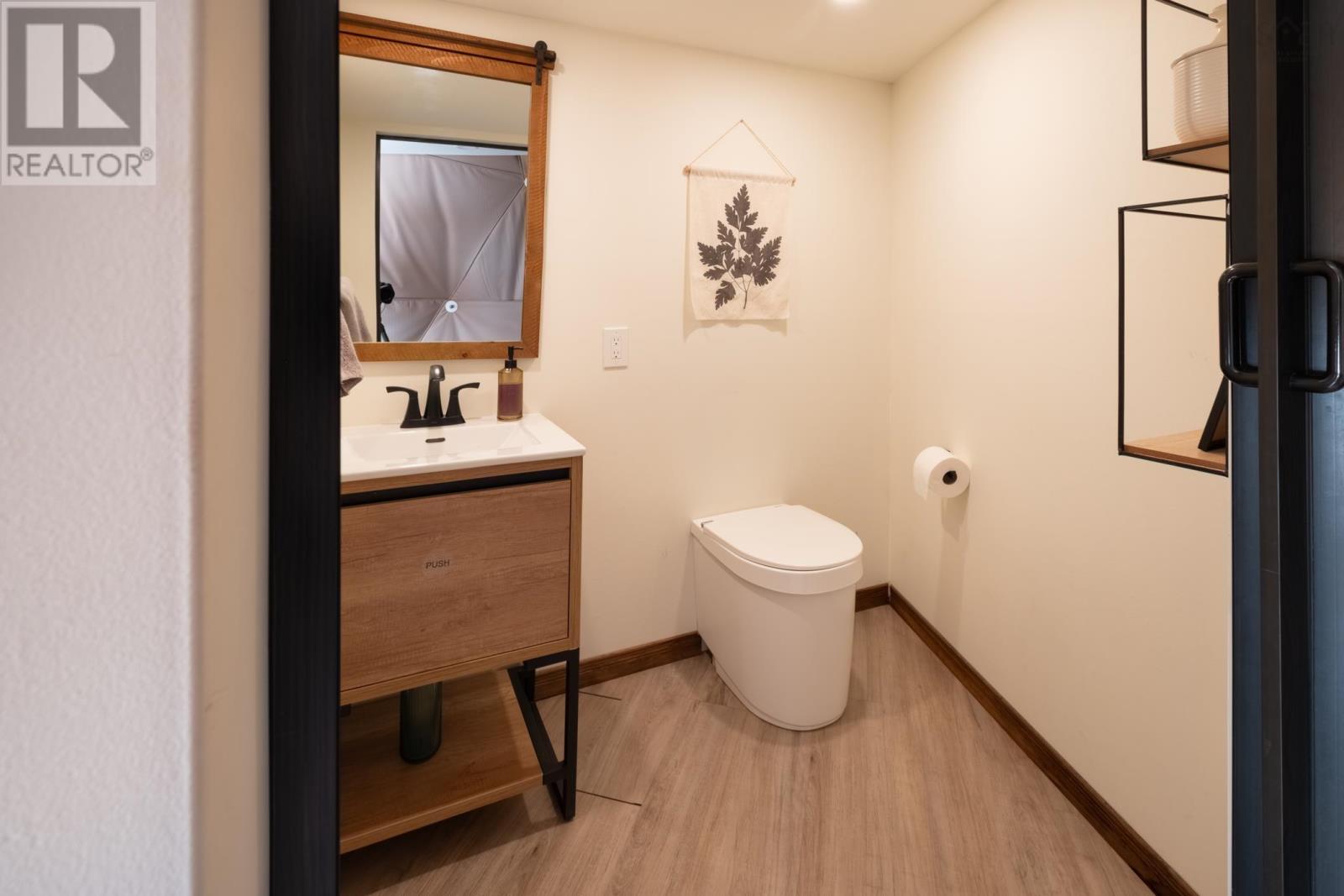 8 Simmons Island Property Photo 34