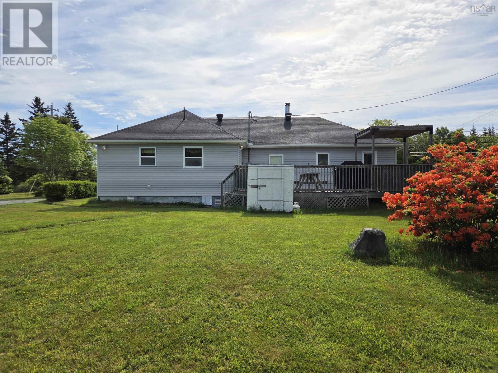 385 Brighton Road Property Photo 5
