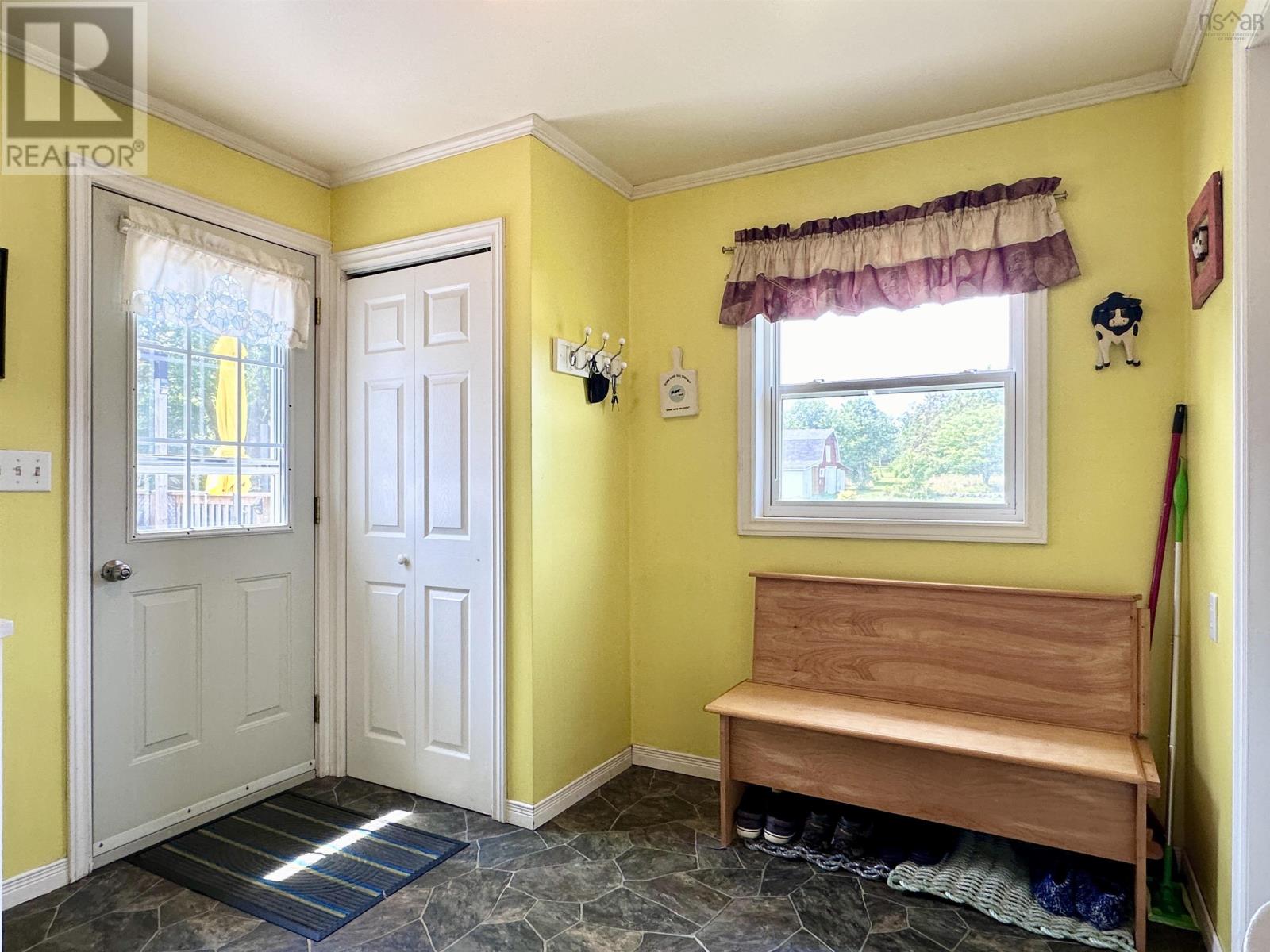 385 Brighton Road Property Photo 6