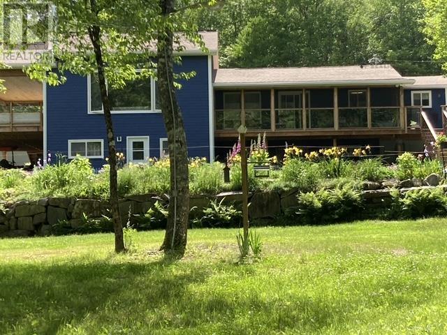 590 Gilberts Lane Property Photo 3