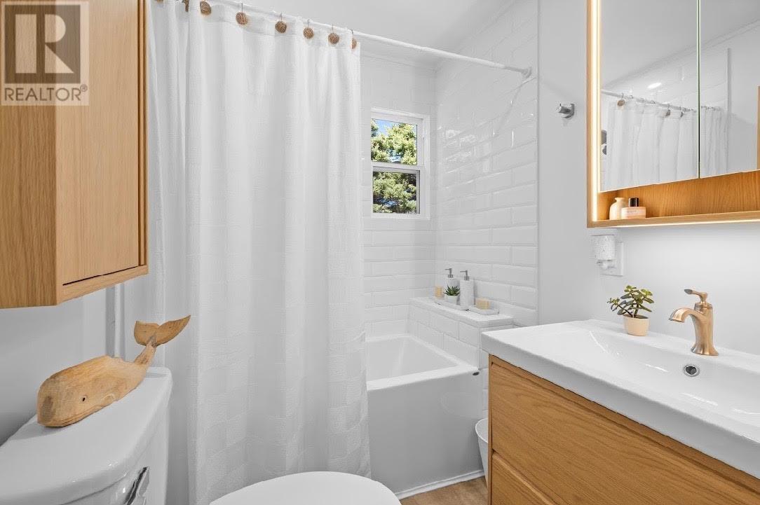109 Ocean View Crescent Property Photo 20
