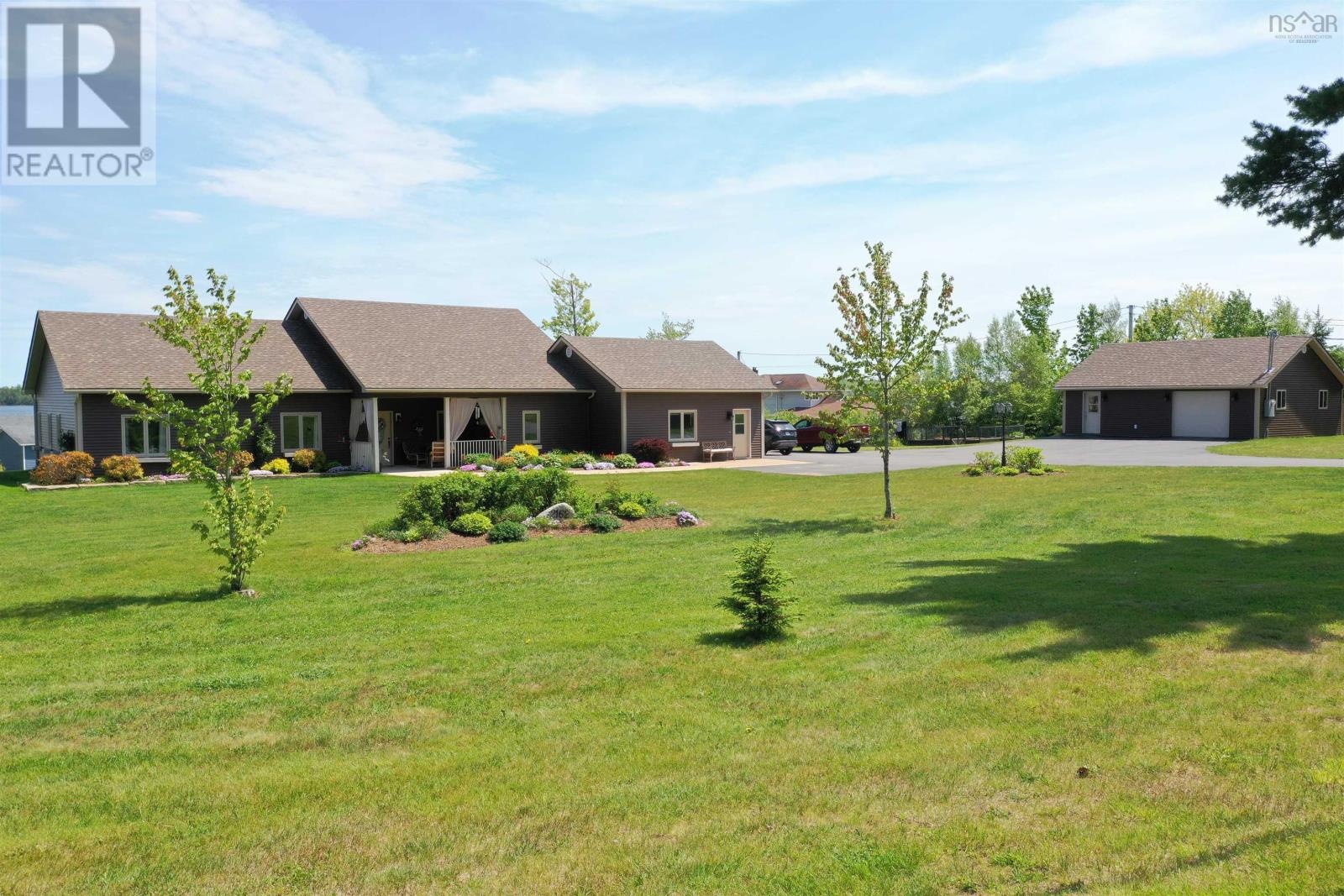 2162 Highway 376 Property Photo 2